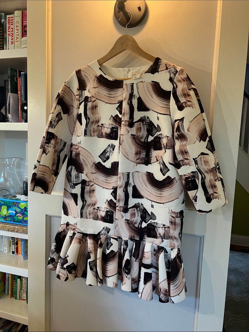 H&M Abstract Brushstroke Shift Dress in Cream and Brown